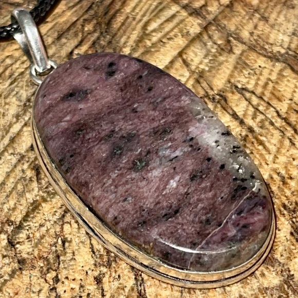 Beautiful Dark Purple Chariot Crystal Pendant 2 1/4” - Picture 10 of 14